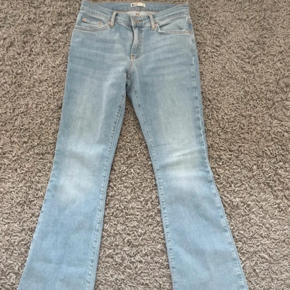 Använda 2 ggr! Ytterbenslängd 102cm innerbenslängd 75cm . Jeans & Byxor.