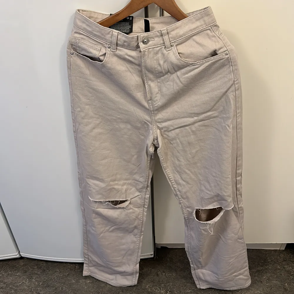 Helt nya byxor från h&m . Jeans & Byxor.