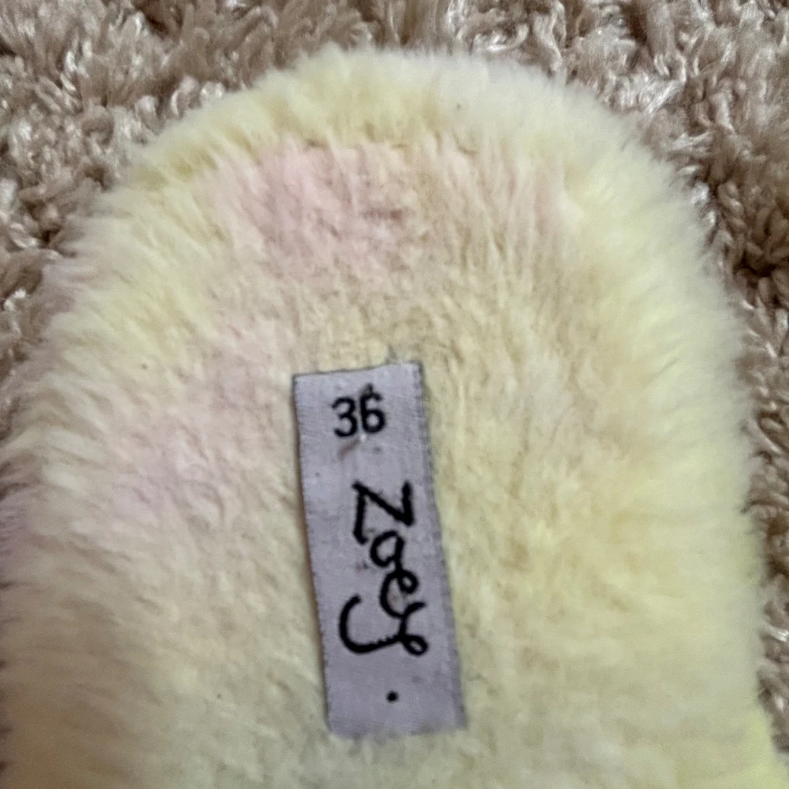 Gulliga färgglada tofflor!🤍 - 90