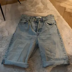 80 kr  Jeans shorts från zara 