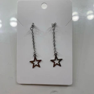 Long star silver - Ett par örhängen som är handgjorda i rostfritt stål💕💕