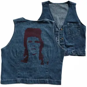 One of a kind jeansväst med handtryckt David Bowie tryck på! (Trycket håller i tvätten)