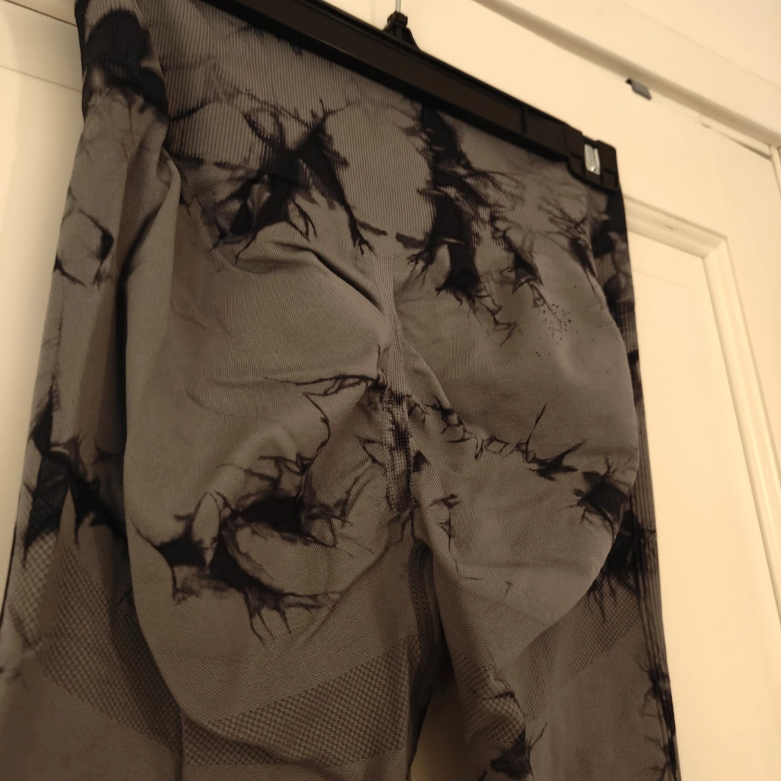 Träningstights med schrunch - 92