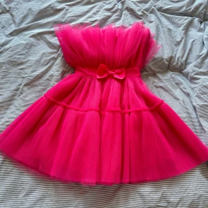 Rosa klänning - Rosa puffig klänning från MOOHY i storlek S/M! 💖💓 nypris 499