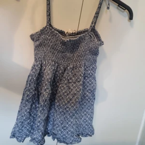 Söt sommartopp - Jättesöt blåvit sommartopp från KappAhl 💕