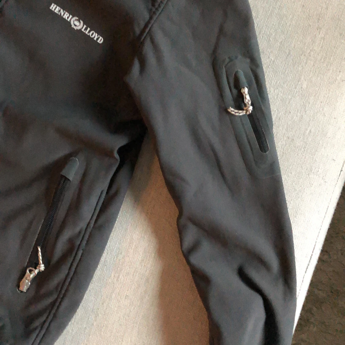 Svart vindjacka från Henri Lloyd - 93
