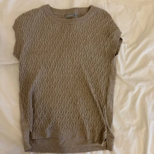 Stickad tshirt  - 🤎