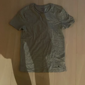 Polo tisha - Grå polo tisha i S