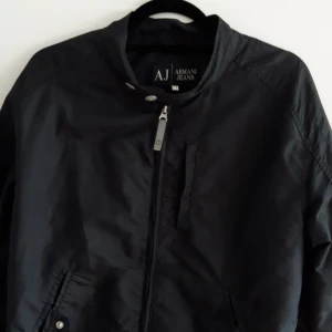 Svart Armani jacka - En väldigt fin armani jacka i storlek L