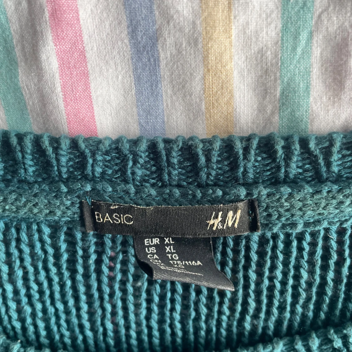 Grön stickad tröja från H&M - 90