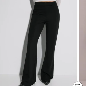 Populära byxor från Nelly - Keep it up flare pants från Nelly. Tyvärr för små för mig :(