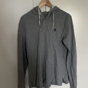 Tun Ralph Lauren hoodie - Fint skick endast använd fåtal gånger. Storlek S