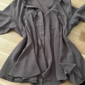  Skjorta  - Jätte fin helt ny skjorta som inte används. Har haft den på mig 1 gång!