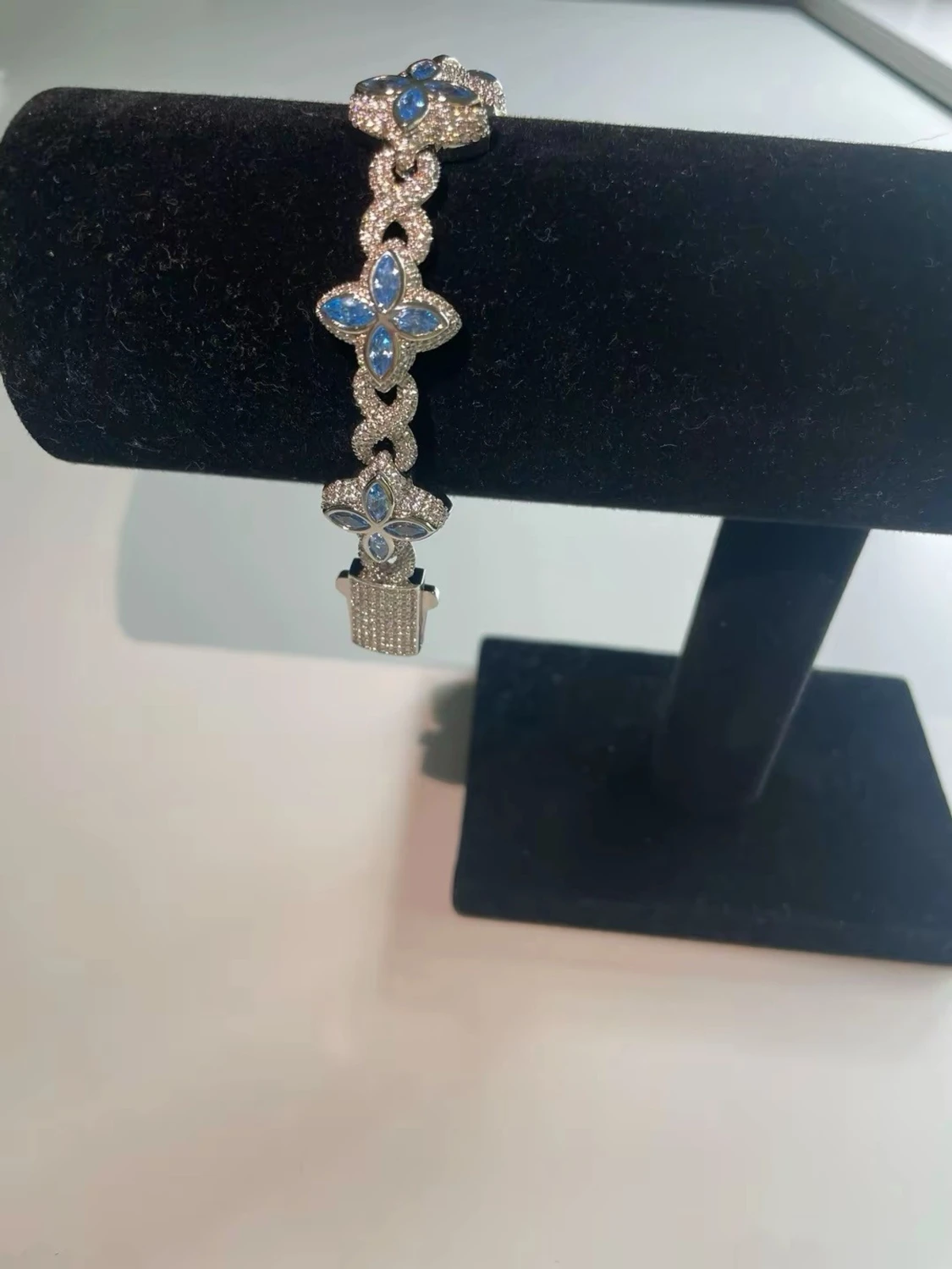 Four leaf braclet  - 1