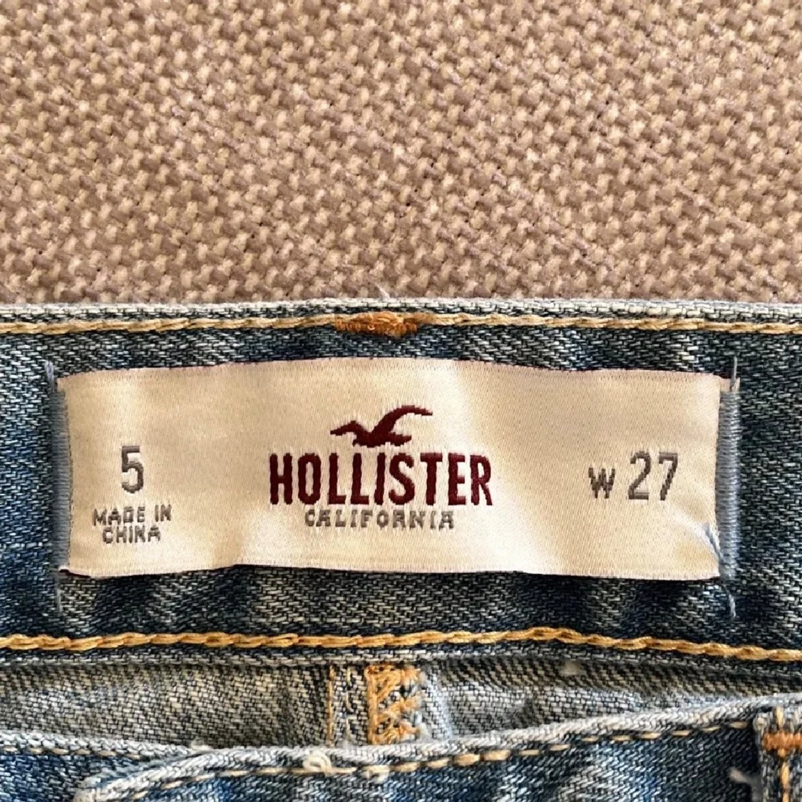 Ljusblå kort jeanskjol från Hollister - 2