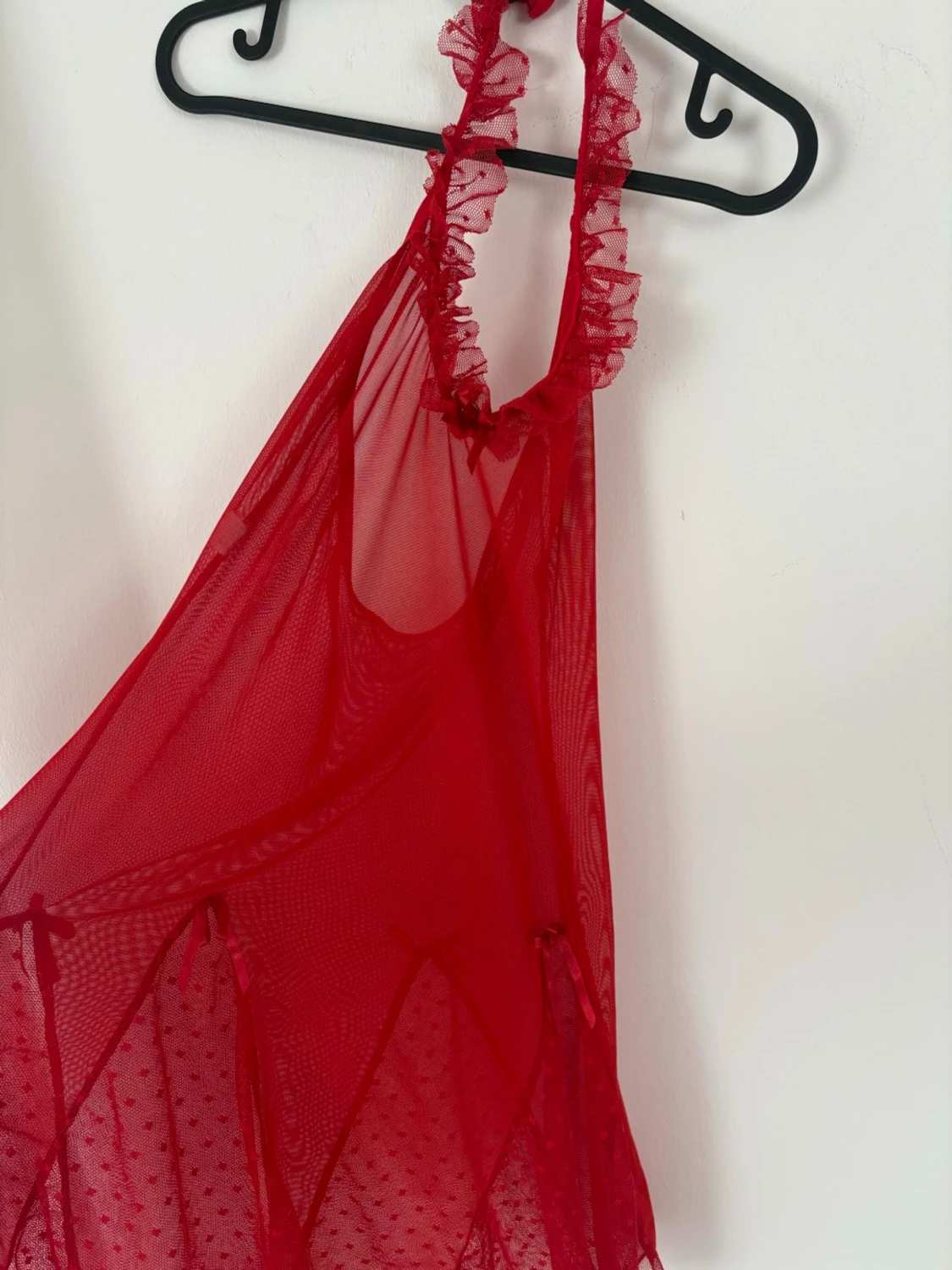 Röd mesh body med volangdetaljer - 1