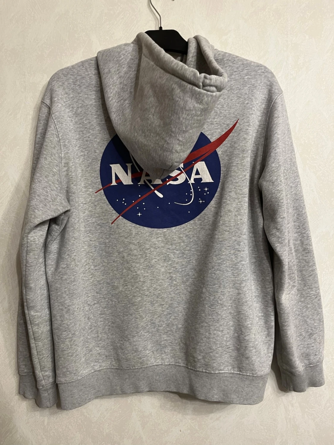 Grå NASA hoodie med logga