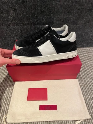 Valentino flycrew 