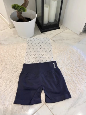 INK DFYNE SHORTS - INK DFYNE shorts 4.5 , helt nya 