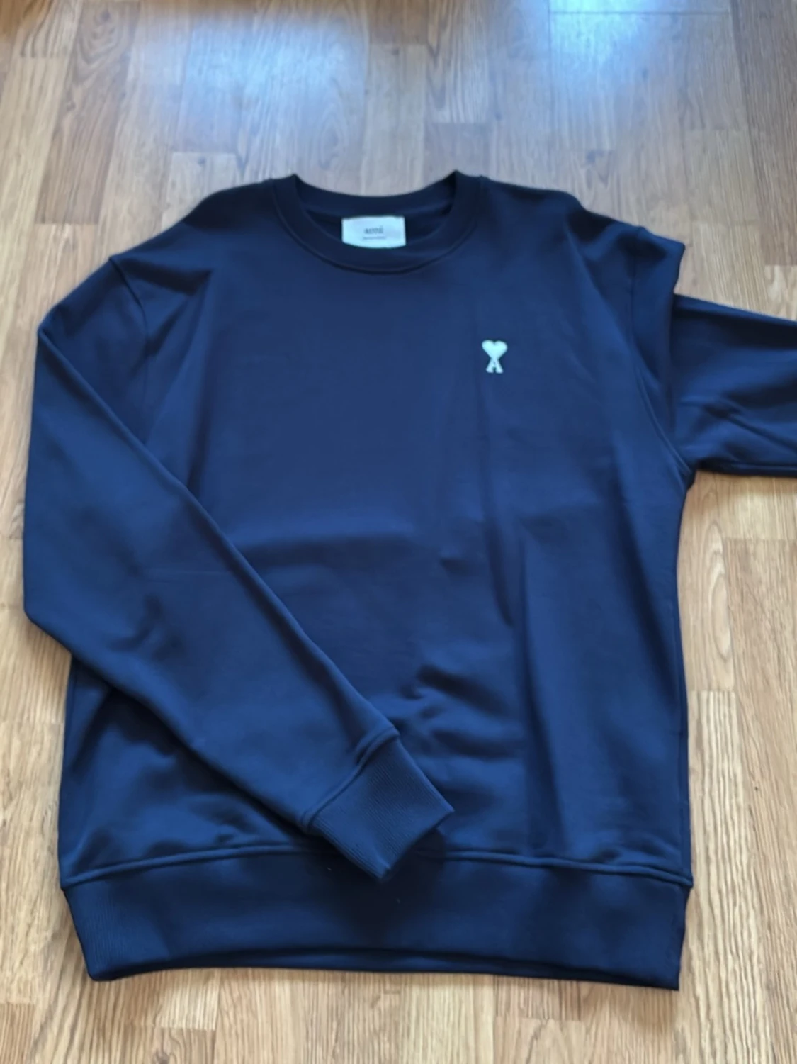 Mörkblå sweatshirt från Ami Paris