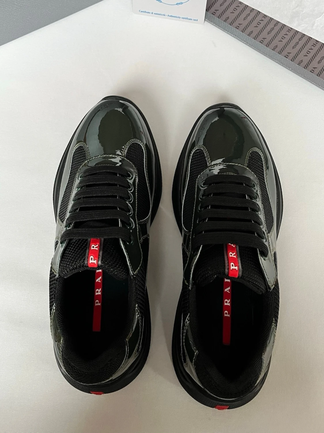 Mörkgröna sneakers från Prada - 3