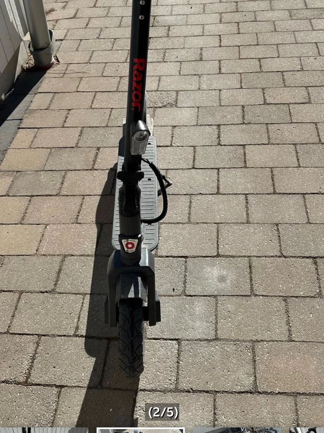 Grå elsparkcykel från Razor - 1