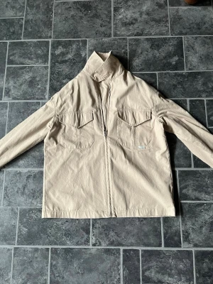 Overshirt från yóke - En snygg overshirt fron Yóke
