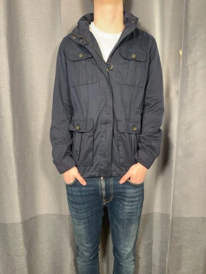 Snygg fieldjacket  - Tja!| Säljer denna fieldjacket!| Mycket gott skick och inga defekter!| Kontakta mig vid minsta fråga!| Pris kan alltid diskuteras! //Nils