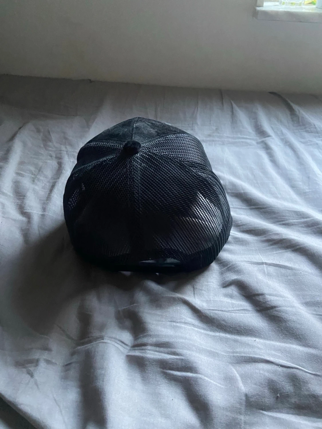 Svart keps med vintage tryck - 2