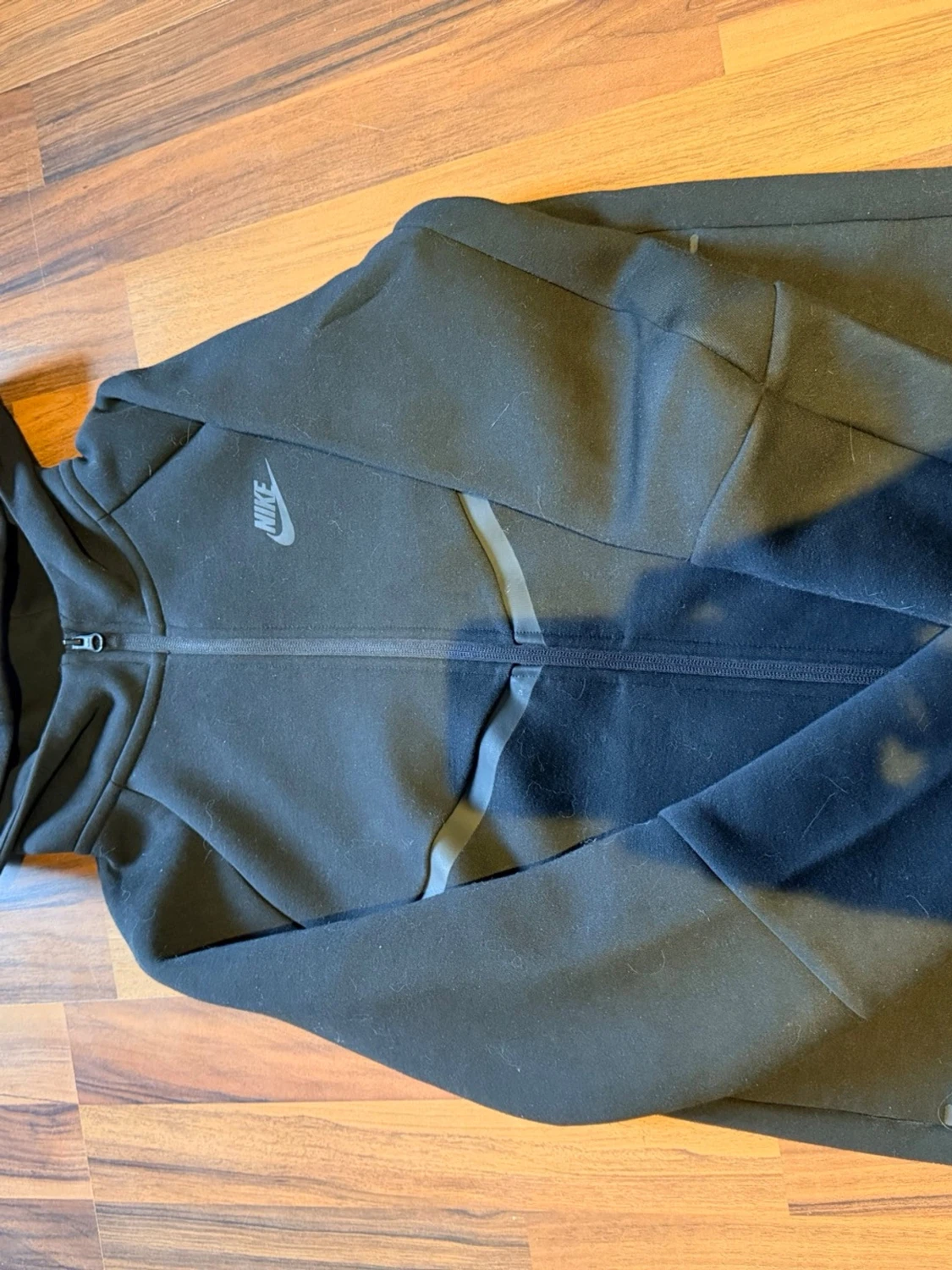 Svart hoodie från Nike med dragkedja - 4