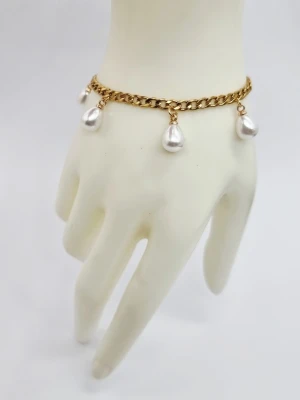 Handgjort armband med pärlor  - Material-rostfritt stål.  Kedjetjocklek-4mm . 