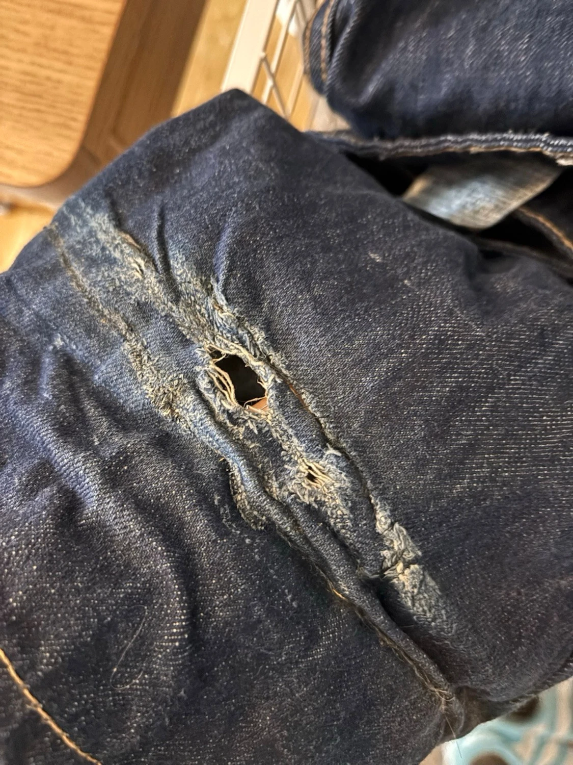 Mörkblå raka jeans med kontrastsömmar - 5
