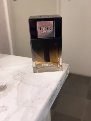 Dior Homme Parfum herrparfym (BYTEN!) helst - Hör av er om ni vill byta!!! 