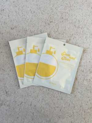 GlowID Sheet Mask - Säljer 3 st Sheet Masks från GlowID. Helt nya. Nypris 59kr / st. Om du vill köpa 5 st har jag en annons för det. 