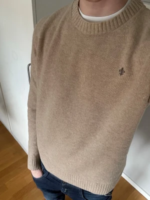 Beige stickad tröja från Morris - Klassisk beige stickad tröja från Morris | Mycket bra skick | Storlek S | Ställ gärna frågor 🫱🏻‍🫲🏼