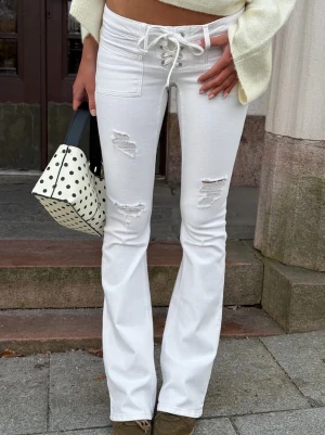 Vita bootcut jeans med snörning - Helt nya aldrig använda 