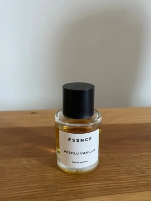 Essnce parfym Absolu Vanilla  - Säljer en parfym från essnce i Absolu Vanillia 
