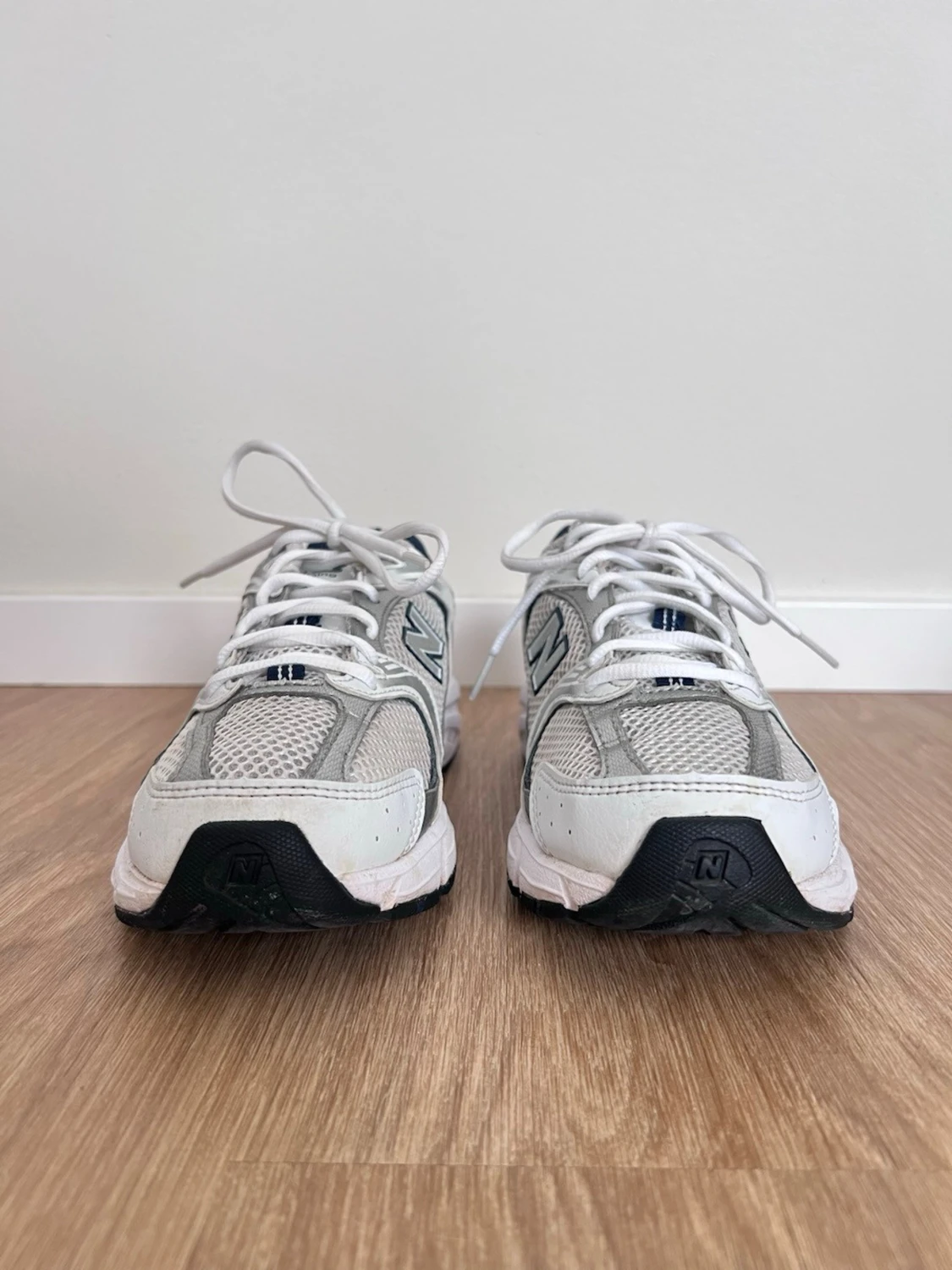 New Balance 530 y2k trendiga sneakers vit/marinblå – 39,5 - 1