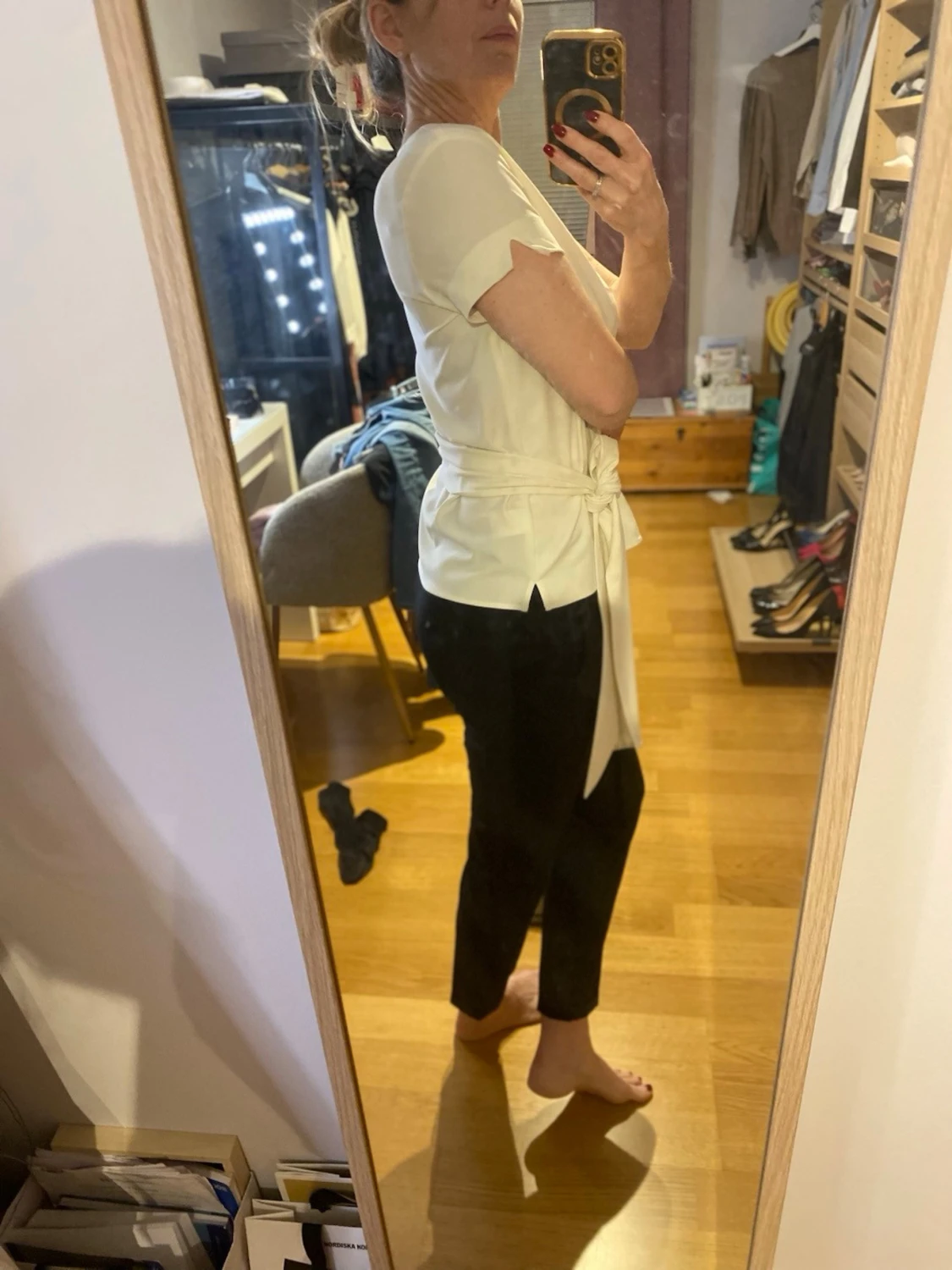 Vit topp med knytband - 1