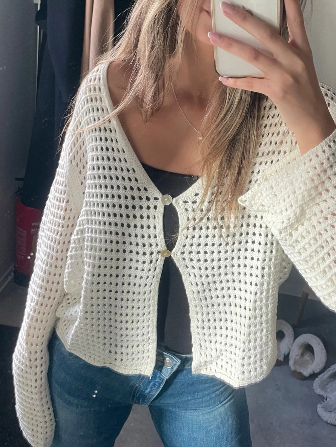 Vit virkad cardigan med knappar