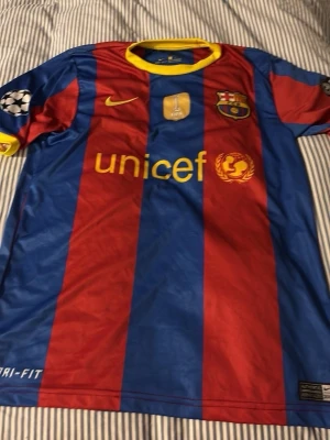 Barcelona Ronaldinho matchtröja - Säljer en klassisk Barcelona matchtröja 