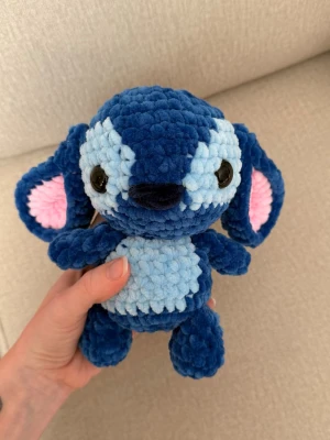 Virkad Stitch💙 - Virkad stitch, ca 20cm lång💙