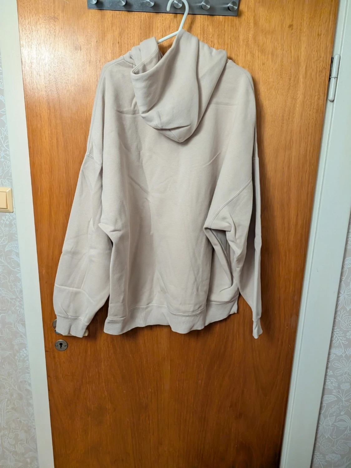 Beige hoodie från Puma - 2