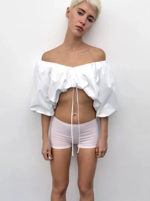 Zara topp söker - Söker denna topp från Zara i stl S skriv gärna om ni har eller tänkt sälja ❤️