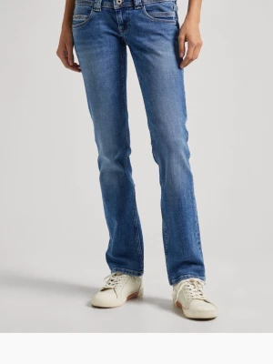 Snygga pepe jeans - Snygga blå jeans från pepe jeans med klassisk femficksdesign och normal midja. Storleken är 25.32 och köptes för 1200 men säljs för 450. Endast andvänd ett fåtal gånger så i super bra skick. Skriv om ni vill ha egna bilder eller vid frågor☺️