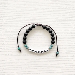 Makramén Armband ( Personlig )(🫶🏼 Nytt armband görs vid varje köp!) - Handgjord av oss Går att designa ett eget där man själv bestämmer hur armbandet ska se ut eller om man istället vill ändra lite grann på hur armbandet ska se ut Köpt sker via DM eller vår hemsida 🫶🏼