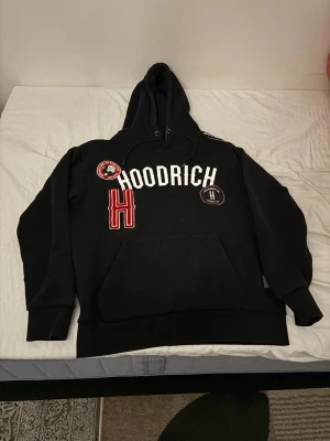 Hoodrich hoddie  - Hoodrich hoddie stolek M. Den är äkta inga konstigheter. Fler frågor skriv dm!!!