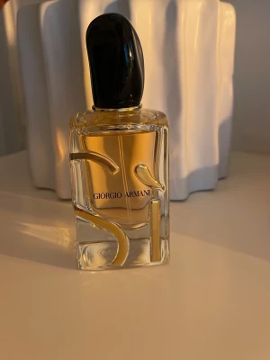 Giorgio Armani Sì Eau de Parfum - Giorgio Armanis Sí parfym, endast testad! Som ny (50ml)