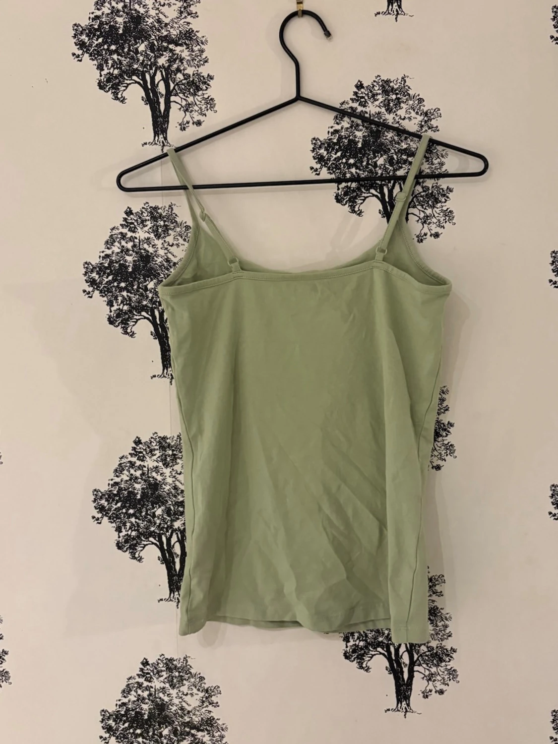 Ljusgrön linnetopp med smala band - 1