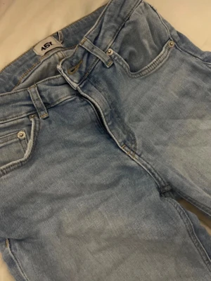 Ljusblå bootcut jeans från lager 157 - Bootcut jeans från lager 157. S